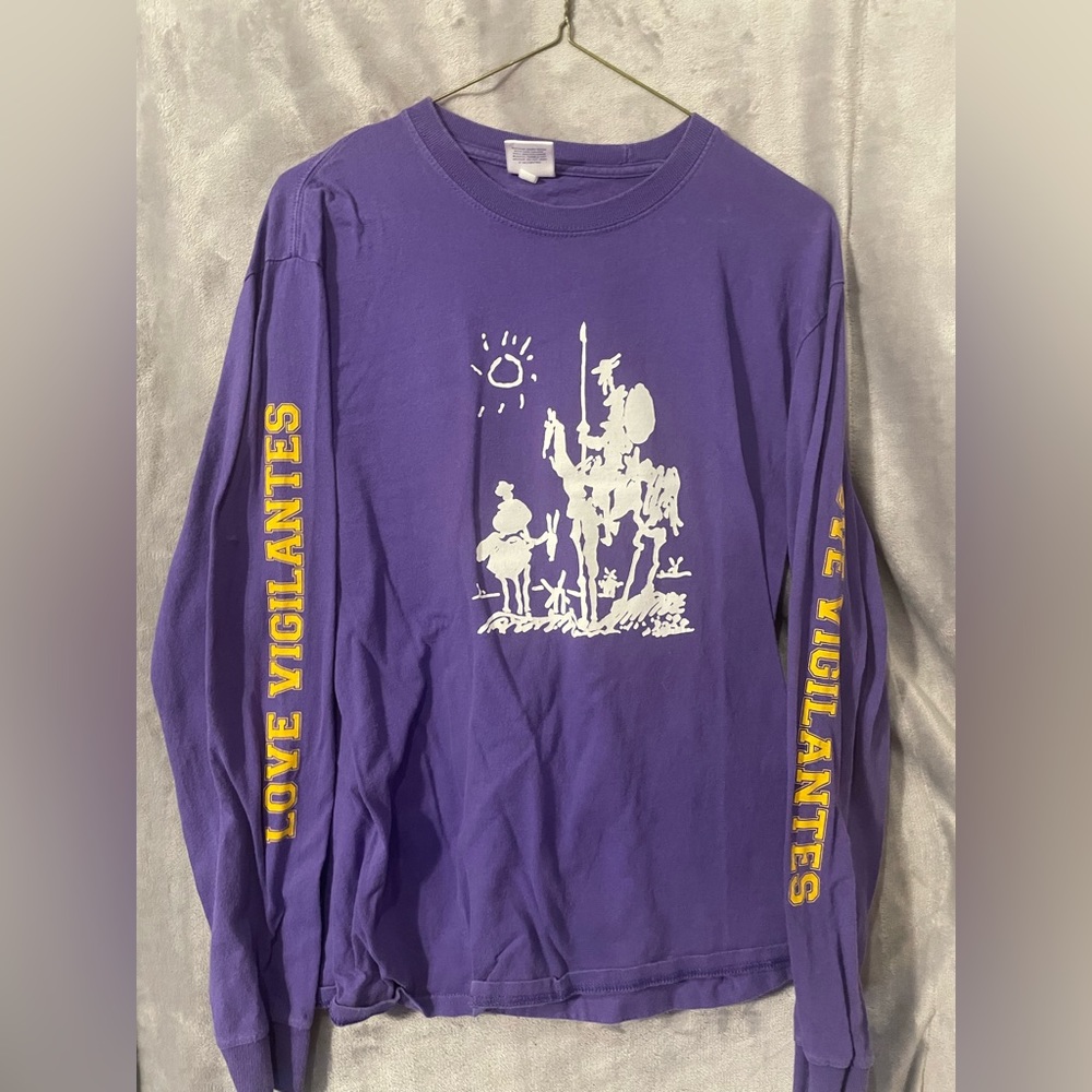 NOAH brand. Love Vigilantes shirt. Great condition. Worn a couple times. Size M